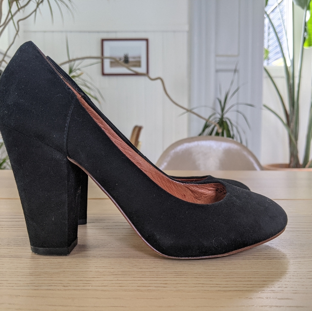 Rarely worn, sophisticated and comfortable Suede heels in a classic shape